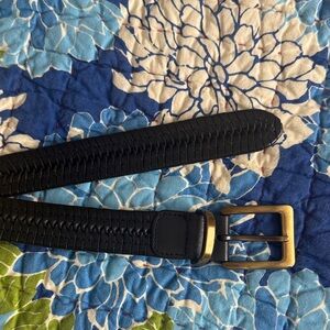 Men’s woven Spanish leather brown belt. Size 44 Bronze buckle lightly worn